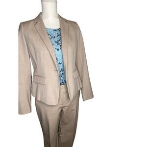 Ann Taylor Womens petite suit